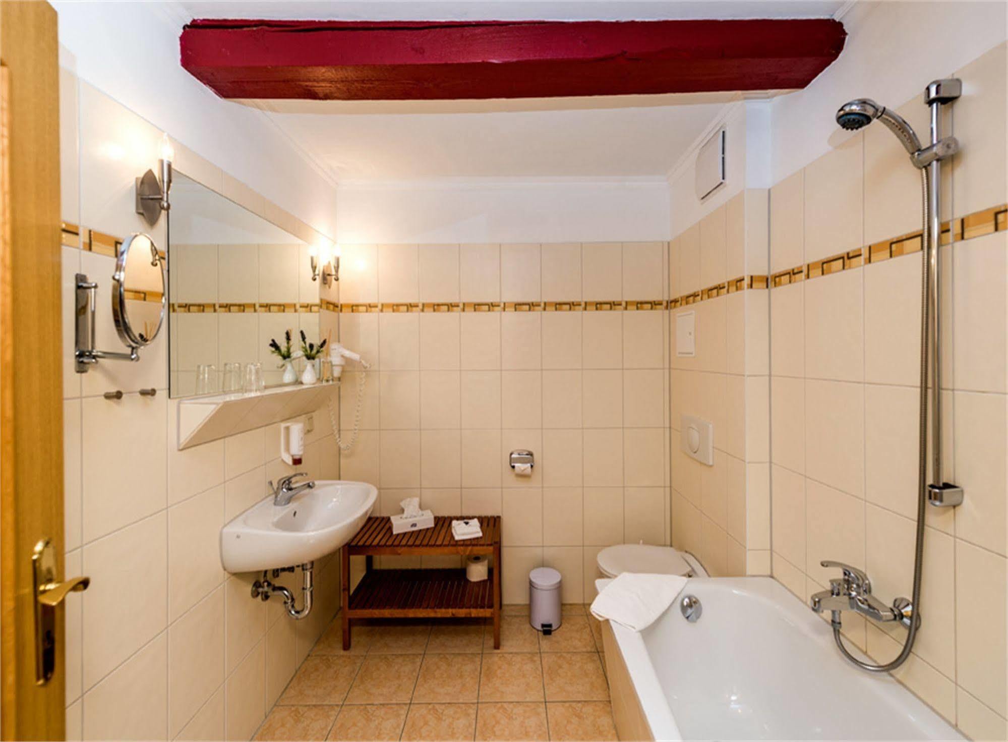 Hotel Gut Voigtlaender Blankenburg  Ngoại thất bức ảnh